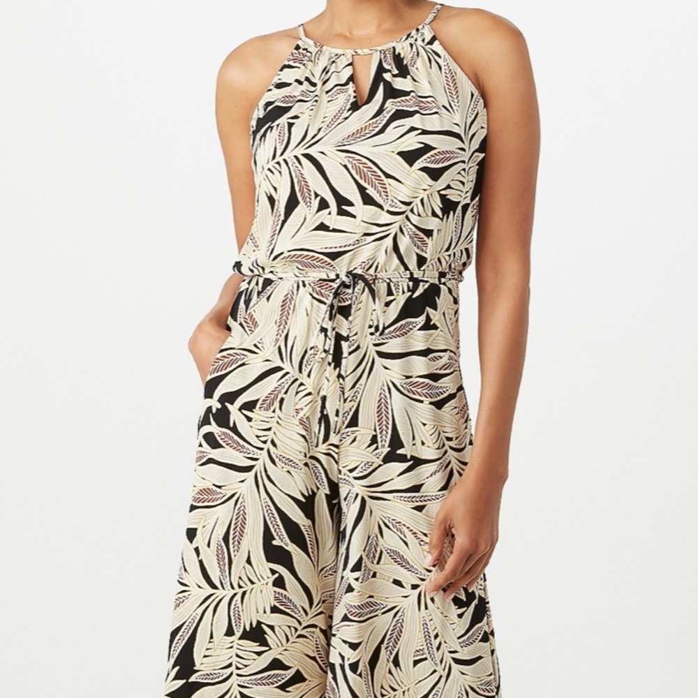 PALM-PRINTED TIED-FRONT CROPPED JUMPSUIT